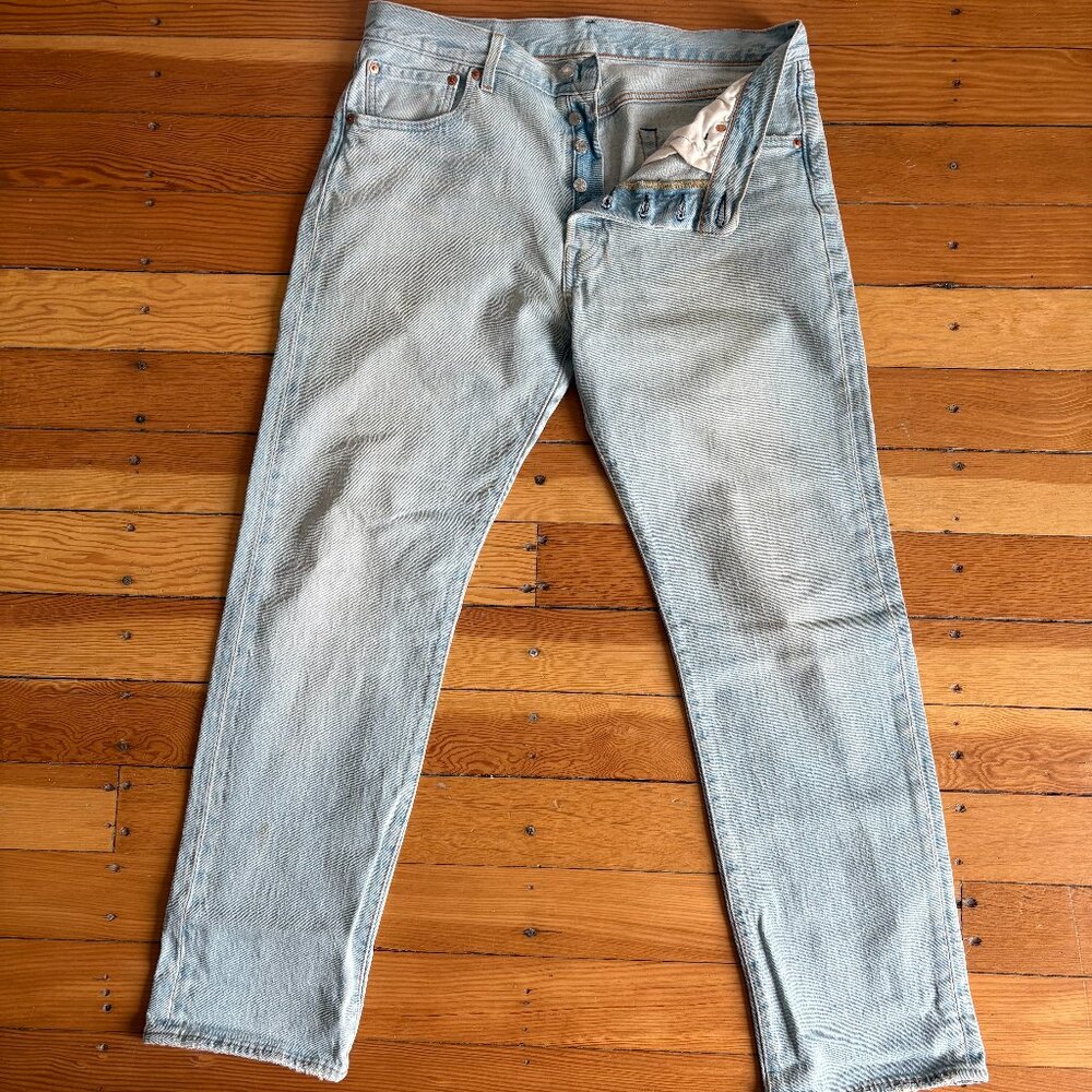 Levi's Premium Light Straight Leg Jeans